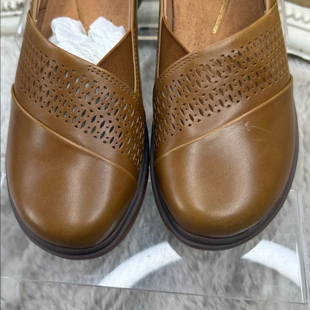 Clarks | Certina Edge Tan Leather Flat, Size 8W, NWT